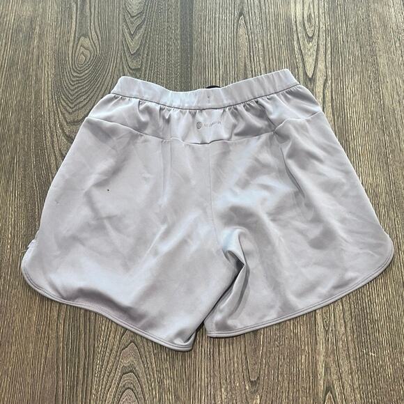 Adidas Womens Shorts Athletic Shorts Zipper Pockets Elastic Waist Gray Size S 5" - Picture 7 of 7